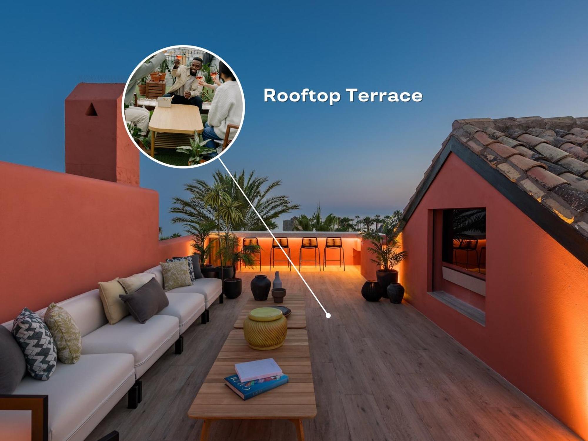 Vacation Marbella I The Signature Penthouse, Sea View, Sauna, Private Heated Jacuzzi, Cutting-edge Amenities Сasa de vacaciones